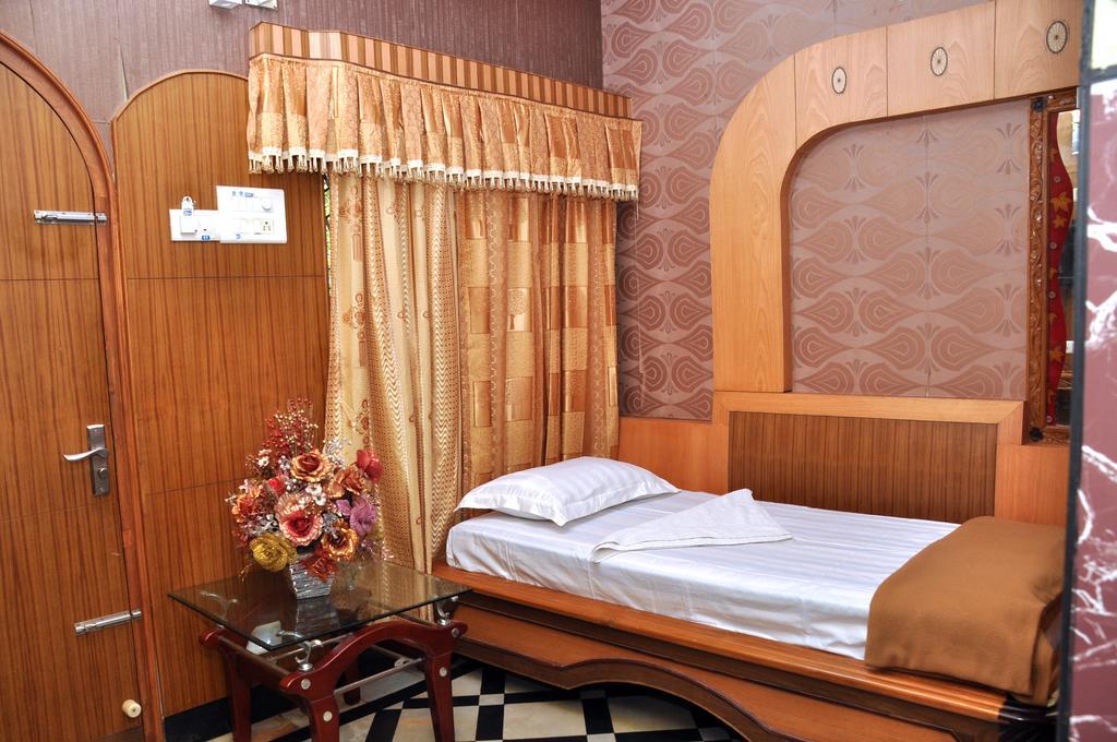 Hotel Shri Swarna'S Palace - A Business Class Hotel Tiruchirappalli Exterior foto
