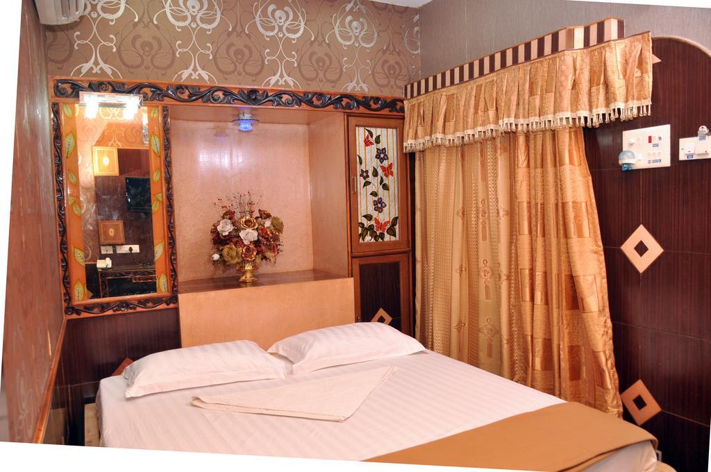 Hotel Shri Swarna'S Palace - A Business Class Hotel Tiruchirappalli Exterior foto