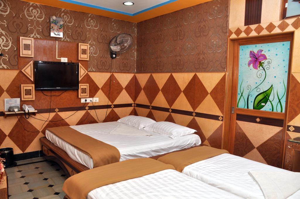 Hotel Shri Swarna'S Palace - A Business Class Hotel Tiruchirappalli Exterior foto
